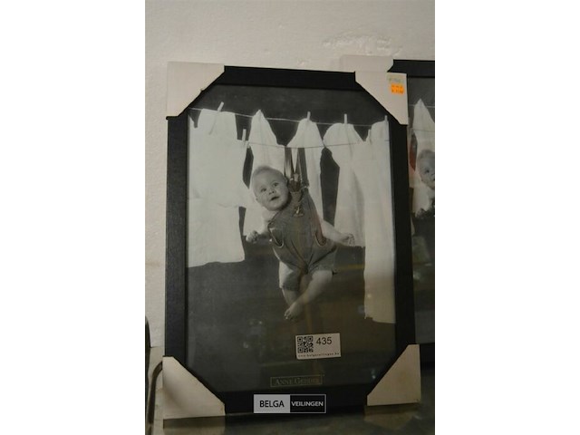 2 fotokadertjes met baby - afbeelding 2 van  3