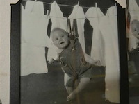 2 fotokadertjes met baby - afbeelding 2 van  3