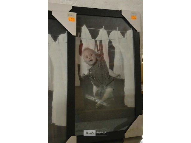 2 fotokadertjes met baby - afbeelding 3 van  3