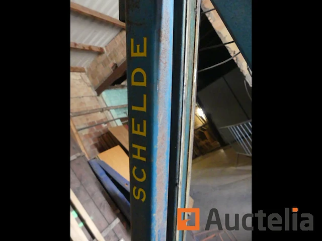 2 frames voor basketbalring - afbeelding 8 van  9