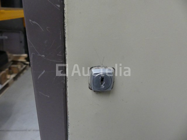 2 garderobekasten met 3 deuren - afbeelding 1 van  5