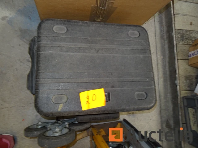 2 gereedschapskoffers met gereedschap - afbeelding 2 van  5
