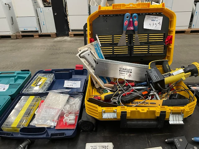 2 gereedschapskoffers met inhoud - afbeelding 1 van  3