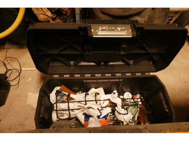 2 gereedschapskoffers met inhoud - afbeelding 2 van  3