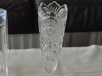 2 glazen karaffen, glazen schotel, verzilverde flessen houder, porseleinen vaas, kruidensetje met verzilverde houder, kristallen glas - afbeelding 2 van  11