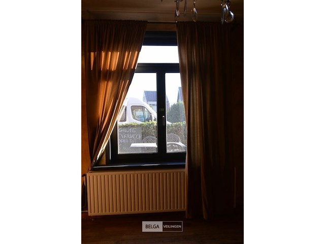 2 gordijnen +gordijnreel zel monteren - afbeelding 1 van  3