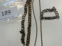 2 goudkoleurige kettingen en 1 zilverkleurige armband - afbeelding 1 van  7