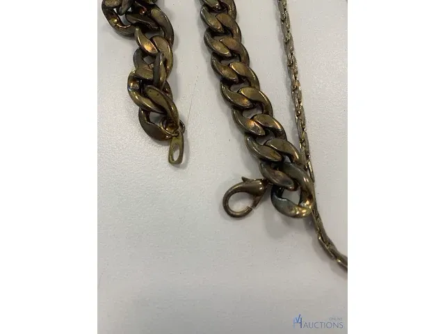 2 goudkoleurige kettingen en 1 zilverkleurige armband - afbeelding 5 van  7