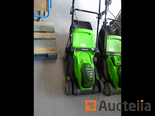 2 grasmaaiers draadloos gazon 2 x 24 v greenworks g24x2lm41k4x - afbeelding 6 van  11