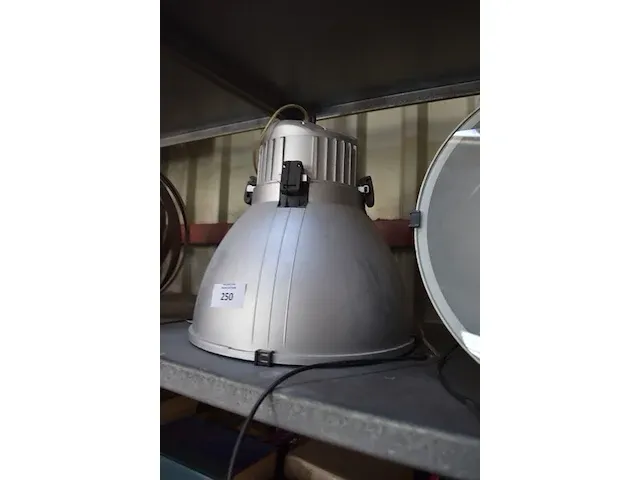 2 grijs industriele hanglampen - afbeelding 4 van  5