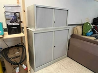 2 grijze metalen kasten - afbeelding 1 van  9