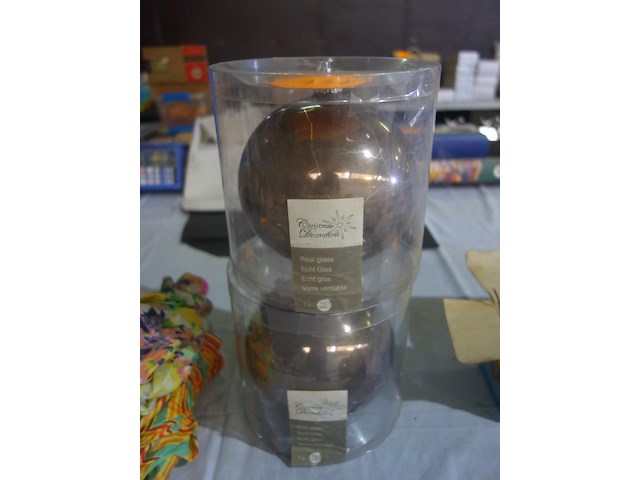 2 grote kerstbollen in glas (brons) - afbeelding 1 van  1