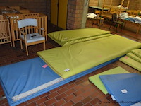 2 grote valmatten - afbeelding 1 van  1