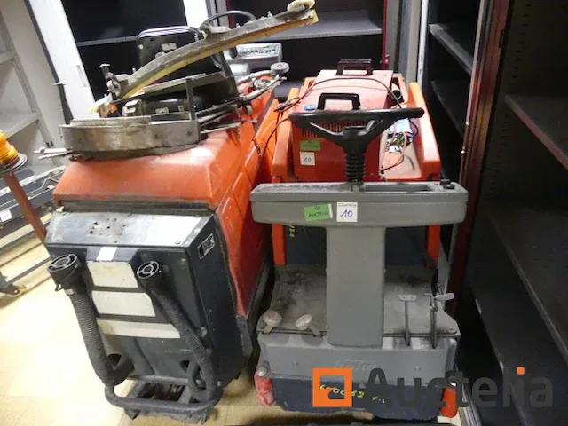 2 hako hakomatic b910 scrubbers - afbeelding 8 van  22