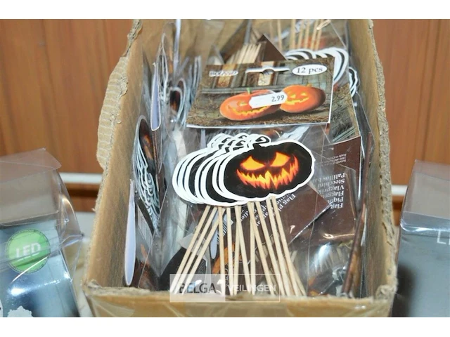 2 halloween led lampjes en partij vlagprikkers - afbeelding 4 van  4