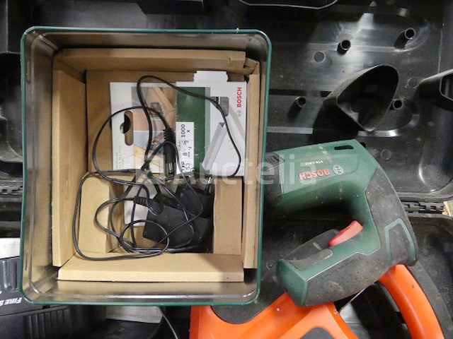 2 handgereedschap op batterijen - afbeelding 14 van  15