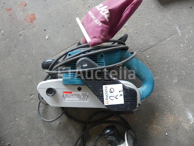 2 handgereedschap - afbeelding 1 van  8