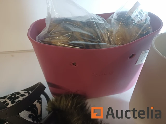 2 handtassen en accessoires obag - afbeelding 1 van  4