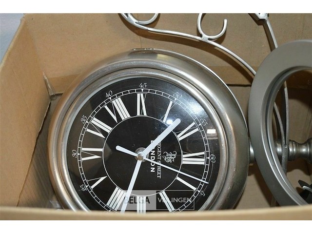 2 hangklokken - afbeelding 2 van  3