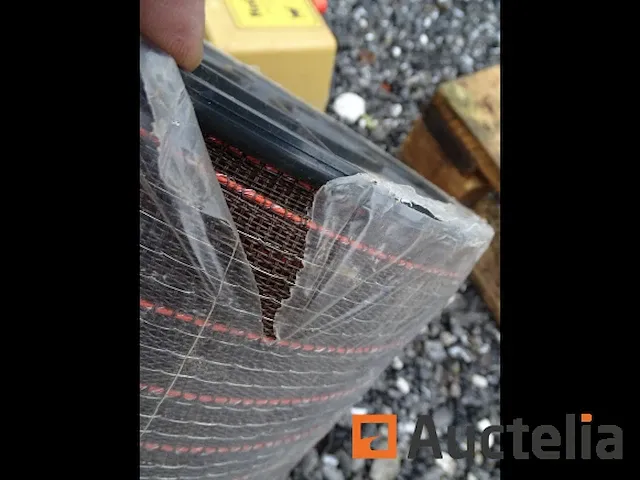2 hek elektrificatoren, tape 200 m, staken, isolatoren, - afbeelding 4 van  17