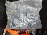 2 hek elektrificatoren, tape 200 m, staken, isolatoren, - afbeelding 11 van  17