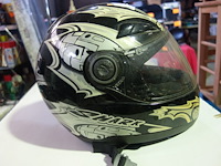 2 helmen - afbeelding 3 van  3