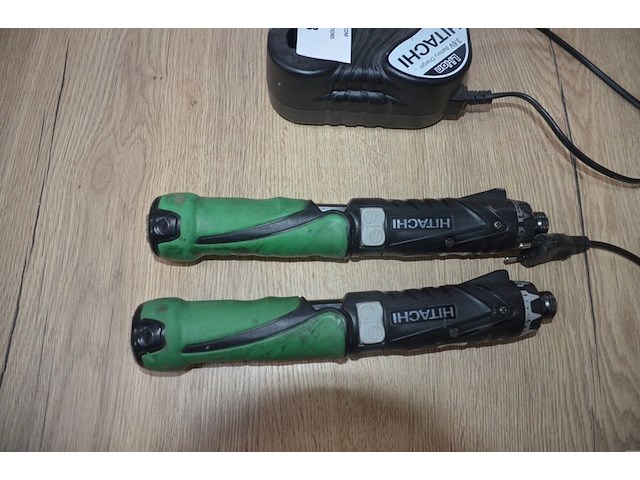 2 hitachi accu schroefmachines db3dl2 met 2 laders en 2 accu (b402) - afbeelding 3 van  5