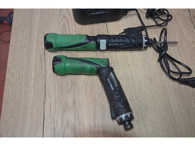 2 hitachi accu schroefmachines db3dl2 met 2 laders en 2 accu (b402) - afbeelding 3 van  5