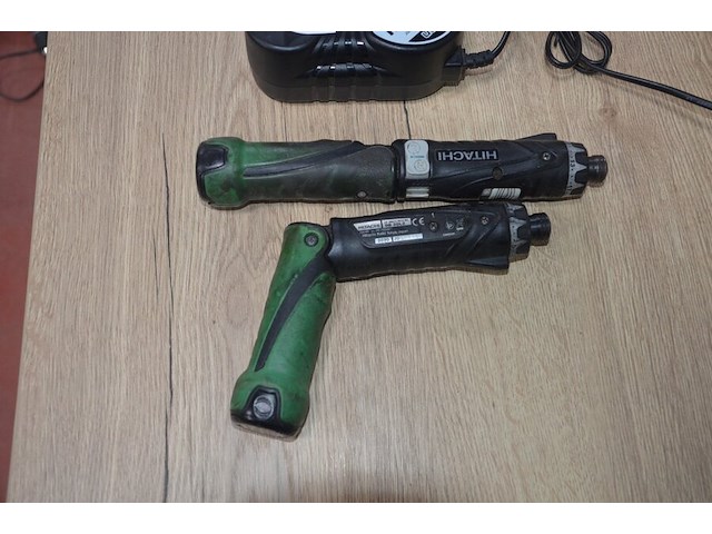 2 hitachi accu schroefmachines db3dl2 met 2 laders en 2 accu (b402) - afbeelding 3 van  5