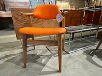 2 hoekhoornstoelen