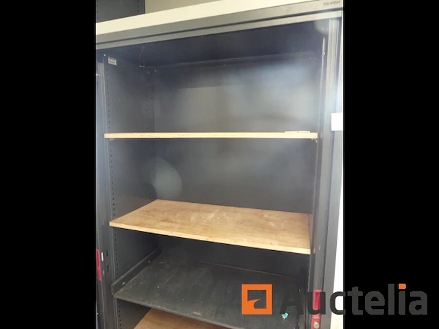 2 hoge kasten met luiken, onderkast met luiken - afbeelding 6 van  10