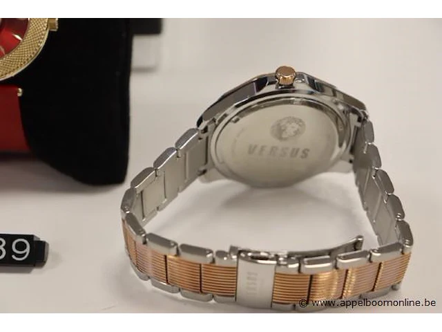 2 horloges versus versace - afbeelding 4 van  4