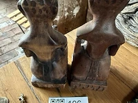 2 houten beeldjes - afbeelding 2 van  2