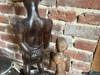 2 houten beeldjes - afbeelding 2 van  2