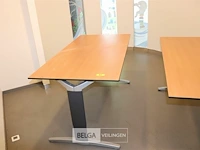 2 houten bureeltafels - afbeelding 2 van  2