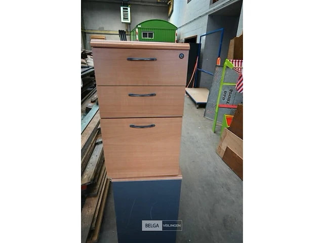 2 houten burelen - afbeelding 2 van  5