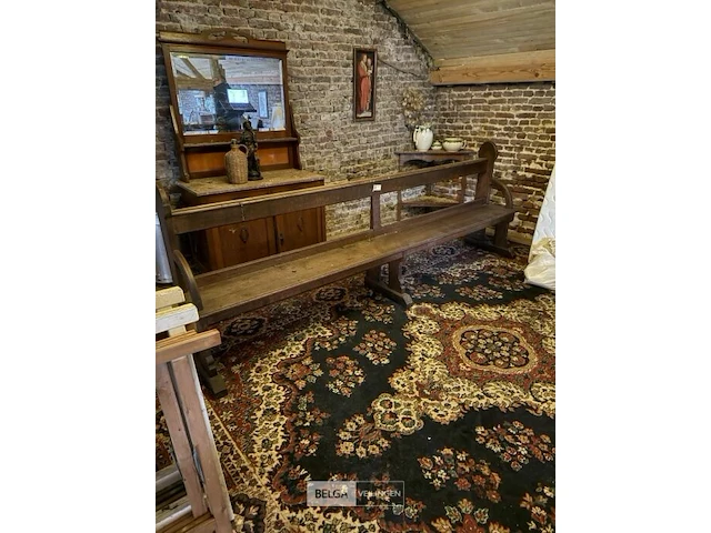 2 houten kerkbanken - afbeelding 1 van  3