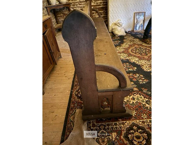 2 houten kerkbanken - afbeelding 2 van  3