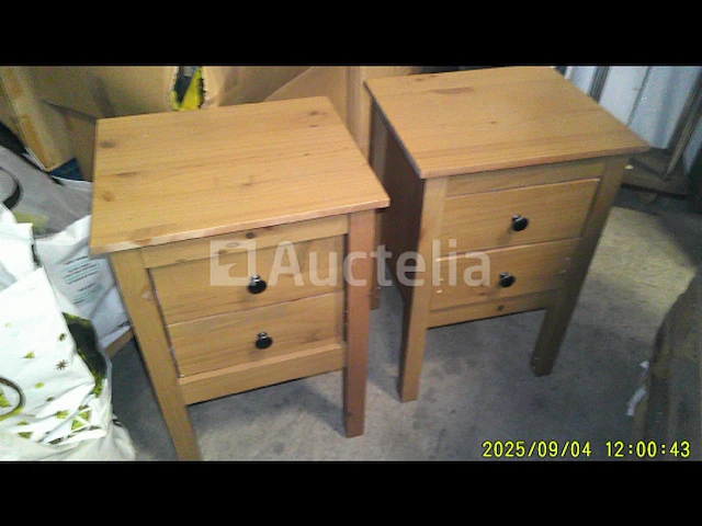 2 houten nachtkastjes - afbeelding 3 van  4