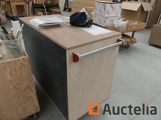 2 houten roltafels op wielen - afbeelding 5 van  6