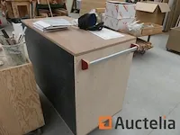 2 houten roltafels op wielen - afbeelding 5 van  6