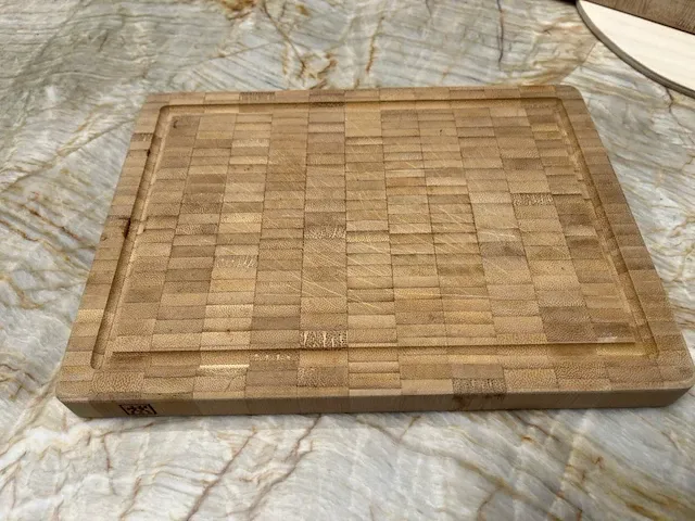 2 houten snijplanken en pizzaschep - afbeelding 3 van  10