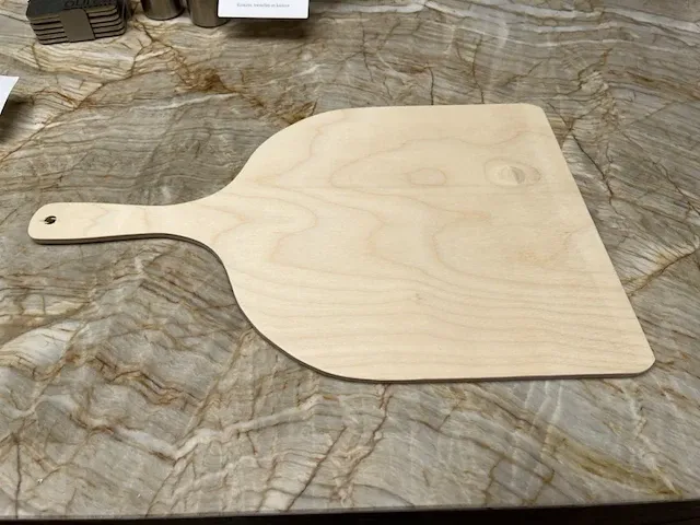 2 houten snijplanken en pizzaschep - afbeelding 9 van  10
