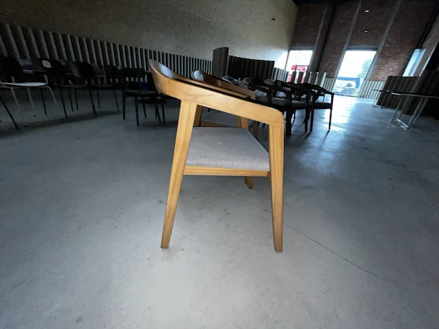 2 houten stoelen - afbeelding 4 van  8