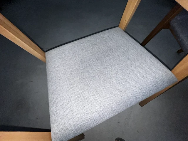 2 houten stoelen - afbeelding 6 van  8
