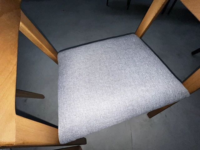 2 houten stoelen - afbeelding 7 van  8