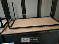 2 houten tafels - afbeelding 1 van  1