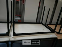 2 houten tafels - afbeelding 1 van  1