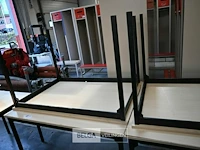 2 houten tafels - afbeelding 1 van  2