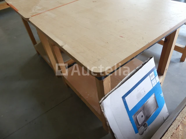 2 houten werktafels - afbeelding 4 van  5